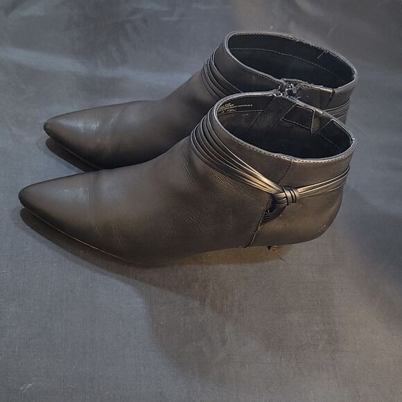 BELLA VITA  WOMENS JANI KITTEN HEEL BOOTIES - Picture 8 of 16